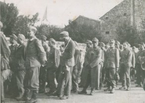 Soldats-tatars-prisonniers-à-Estivareilles.-photo-Collection-du-musée-dhistoire-du-20e-siècle